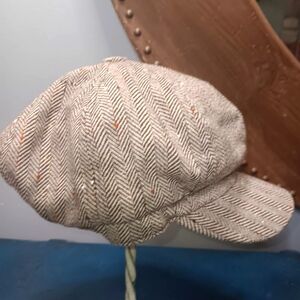 Womens Tweed Newsboy Cap in Light Beige